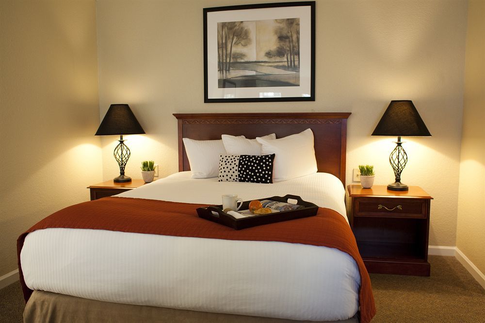 Cloverleaf Suites Kansas City Overland Park Exterior photo
