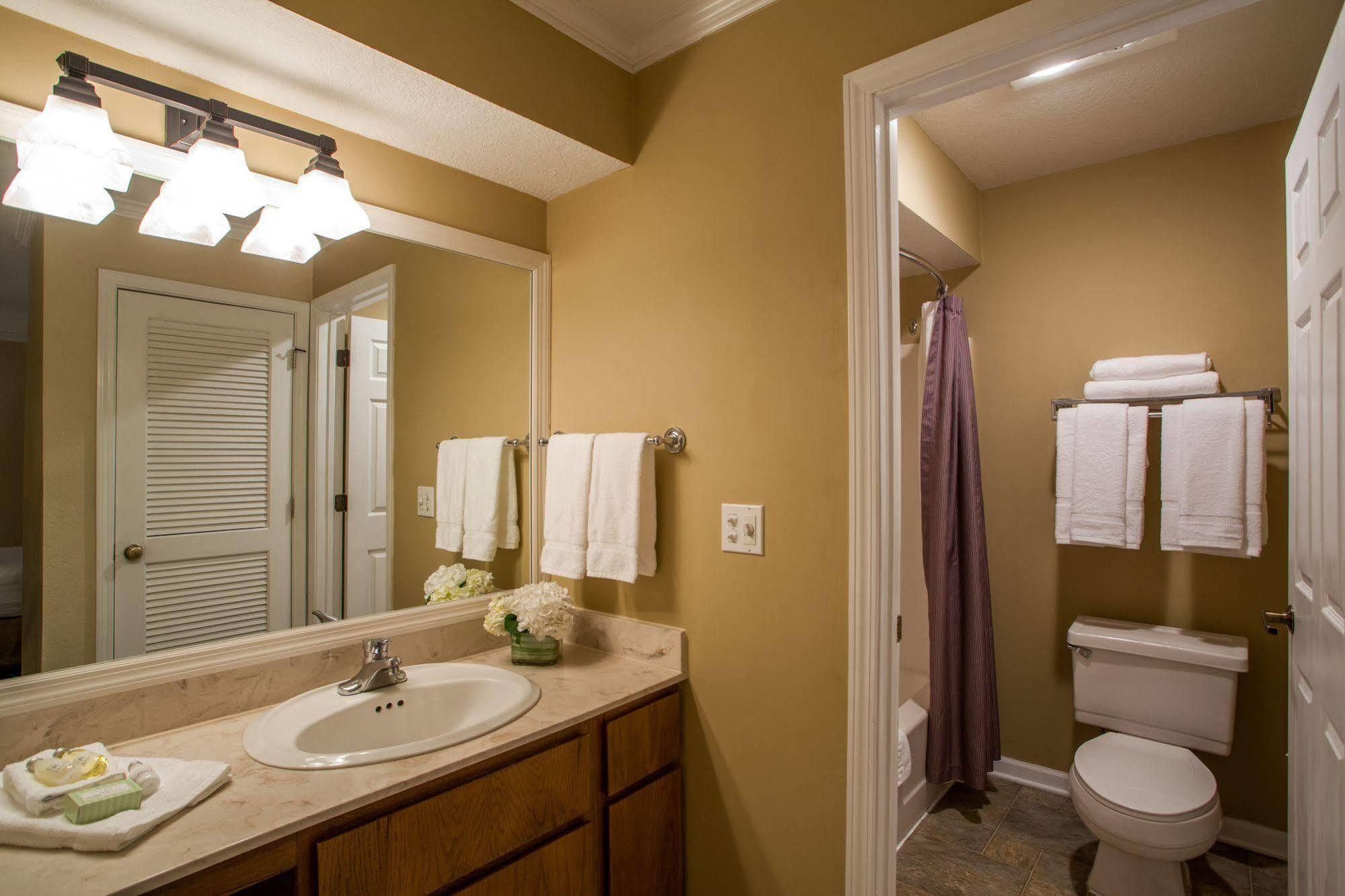 Cloverleaf Suites Kansas City Overland Park Exterior photo