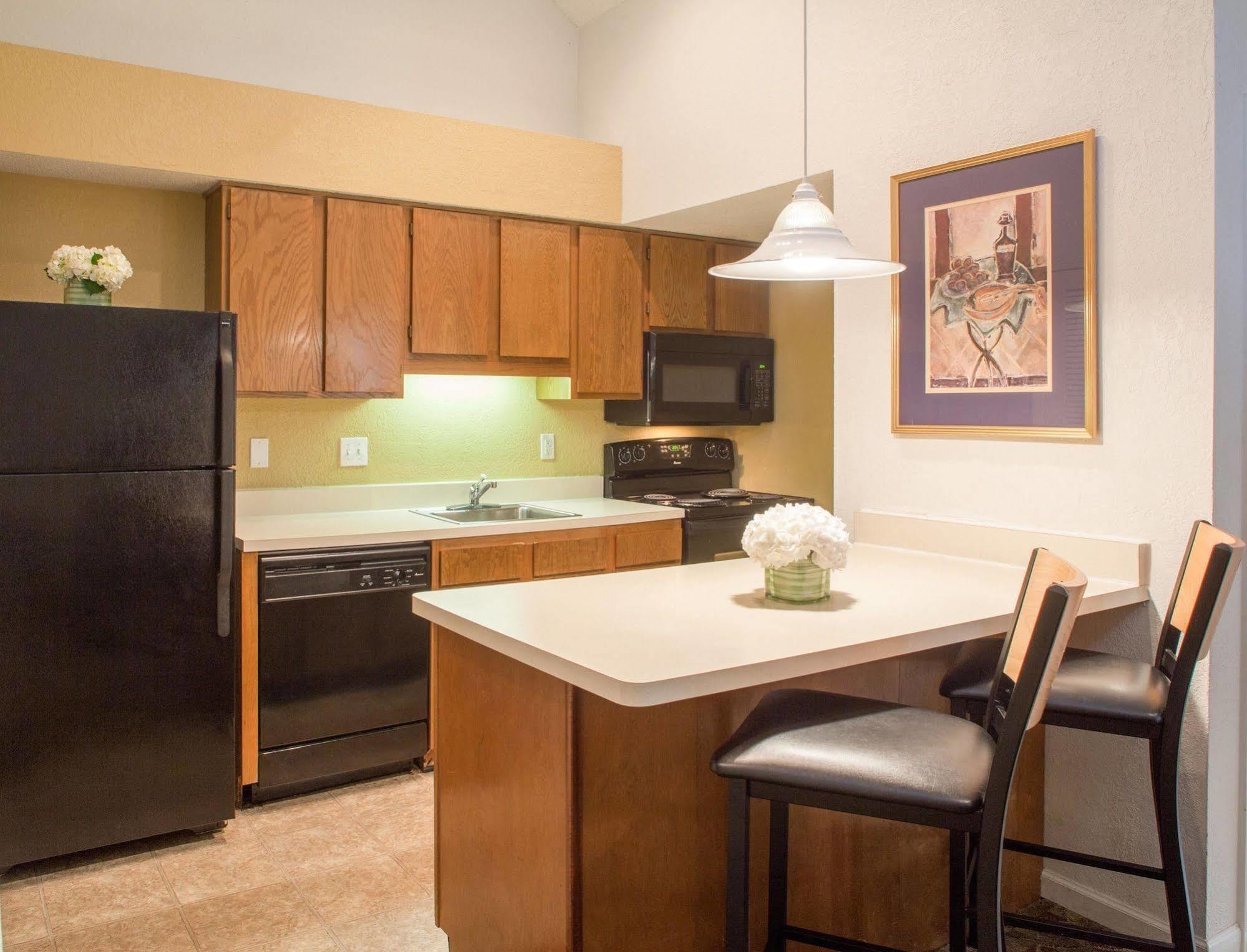 Cloverleaf Suites Kansas City Overland Park Exterior photo