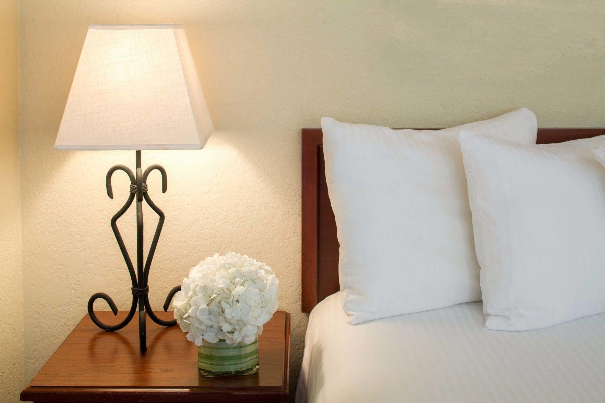 Cloverleaf Suites Kansas City Overland Park Exterior photo